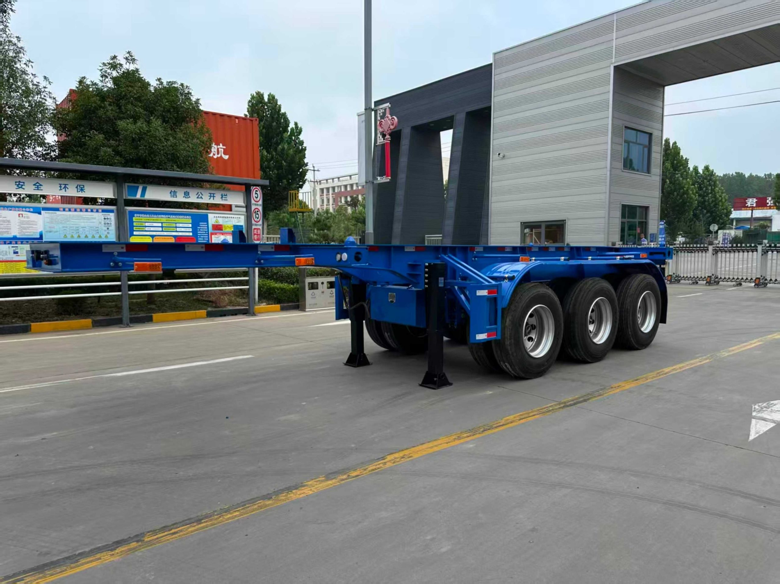 container skeleton trailer