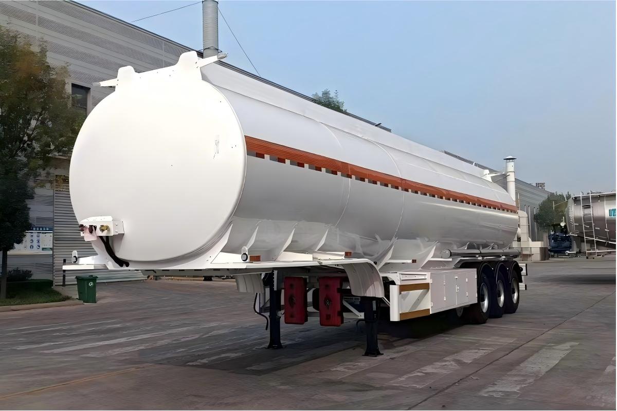 Tanker trailer loading photo